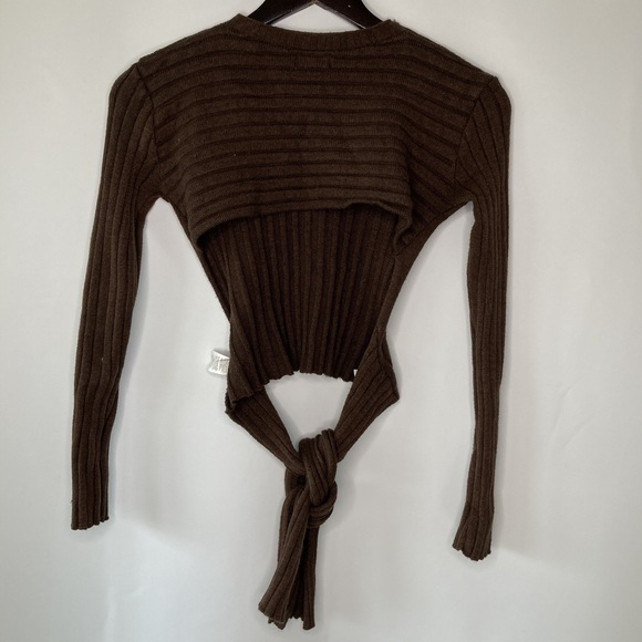PrettyLittleThing Chocolate Knot Backless Ribbed Knitted Crop Top Size Large - Picture 8 of 9